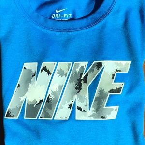 EUC Big Boy’s Nike Long-Sleeved T